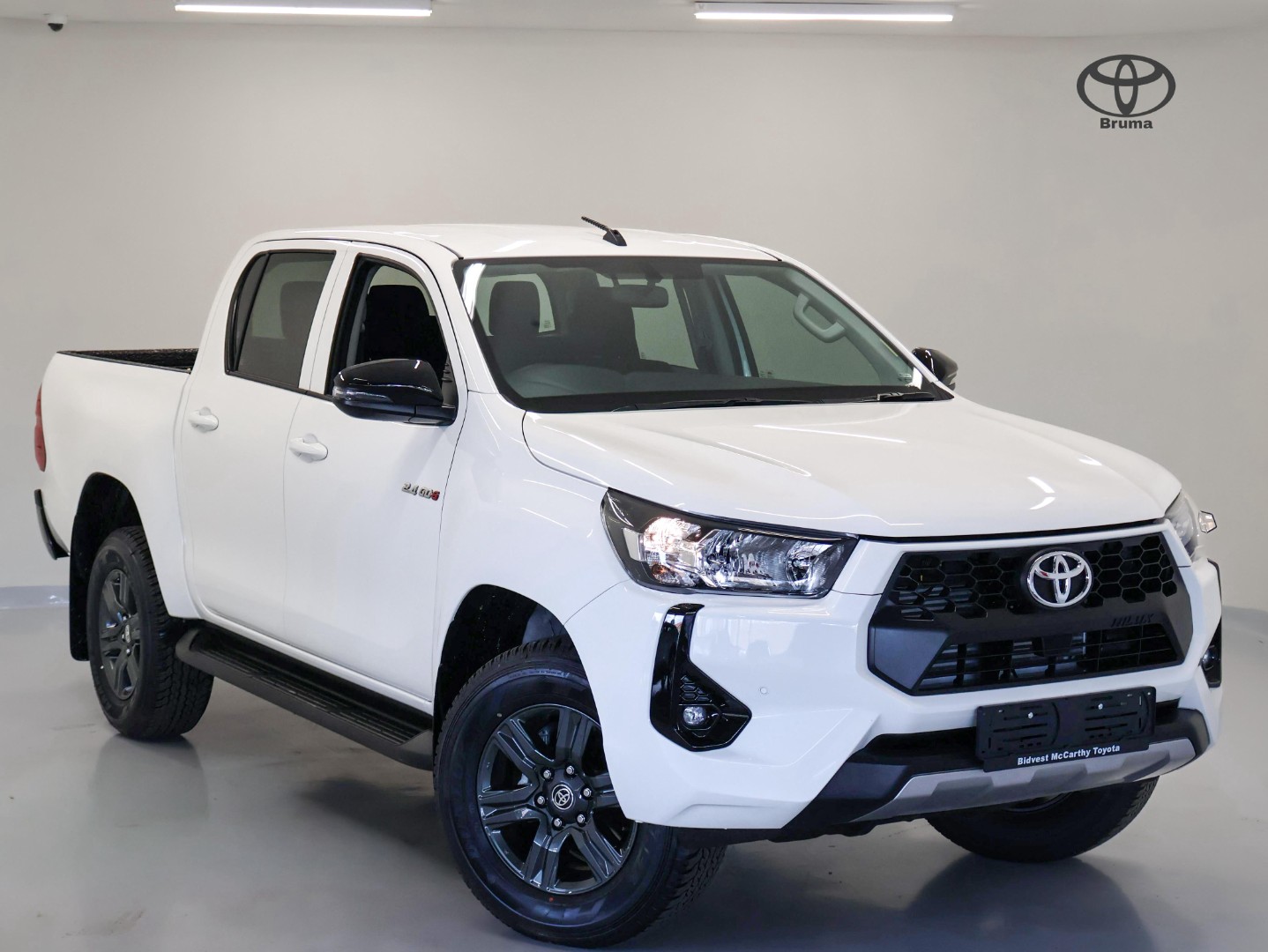 Toyota Hilux Double Cab  2.4GD6 4X4 Raider MT, image 1