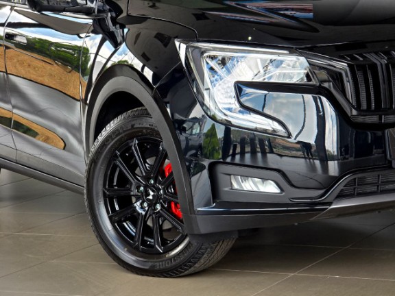 MAHINDRA XUV 700 2.0 AX7L A/T (7 SEATER), image 2