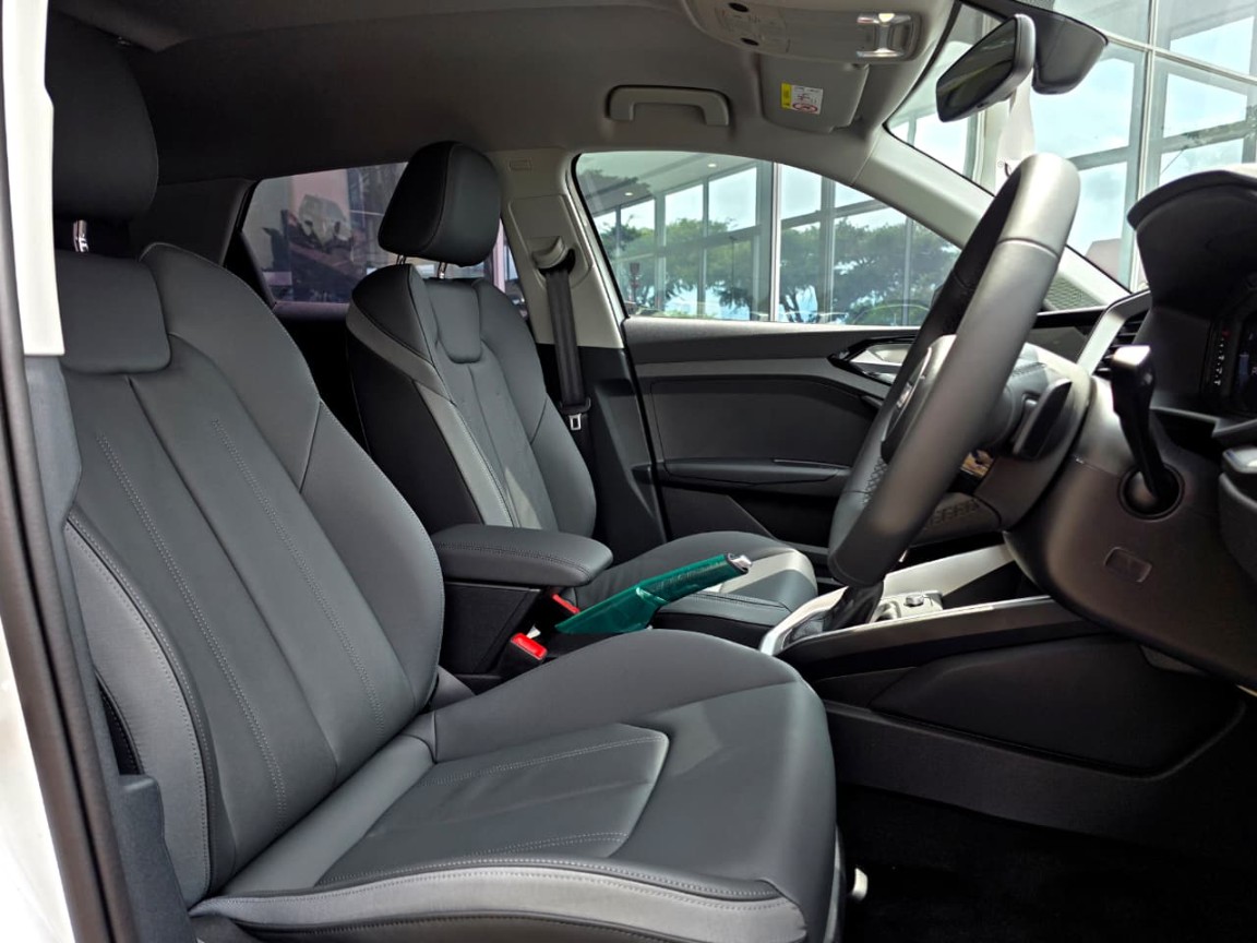 AUDI A1 SPORTBACK 30 TFSI BLACK EDITION S-TRONIC, image 2