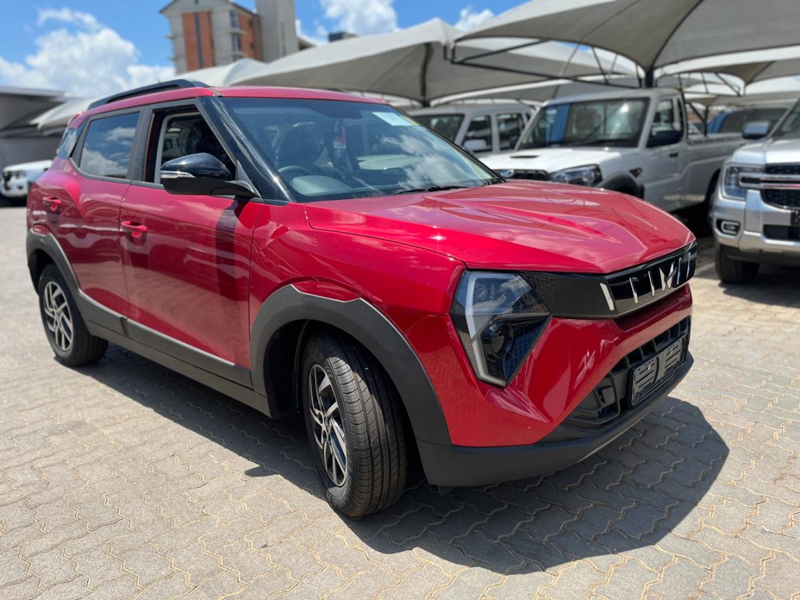 MAHINDRA XUV3XO 1.2T AX5, image 1