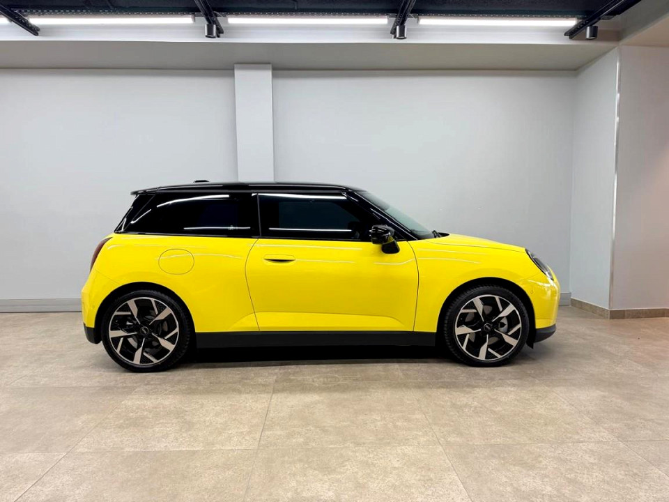 MINI COOPER SE , image 2