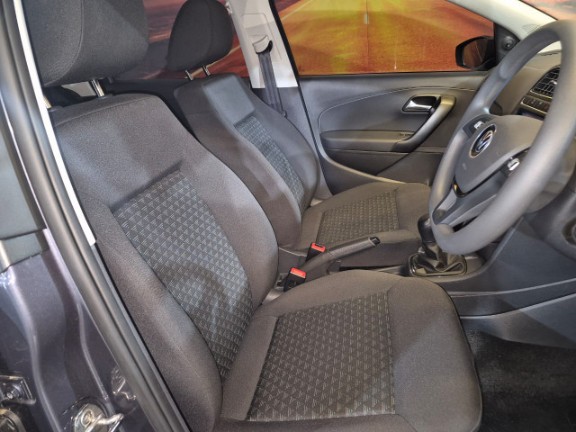 VOLKSWAGEN POLO VIVO 1.4 (5DR), image 2