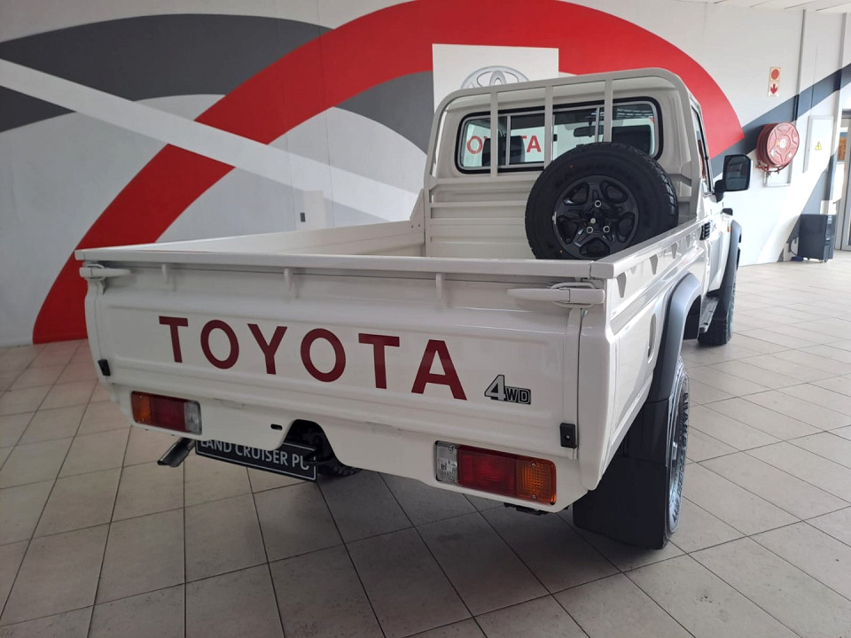 TOYOTA LAND CRUISER 79 2.8 GD-6 P/U S/C, image 2