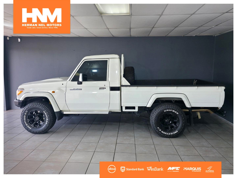 Toyota Land Cruiser 79 4.0 V6, image 2