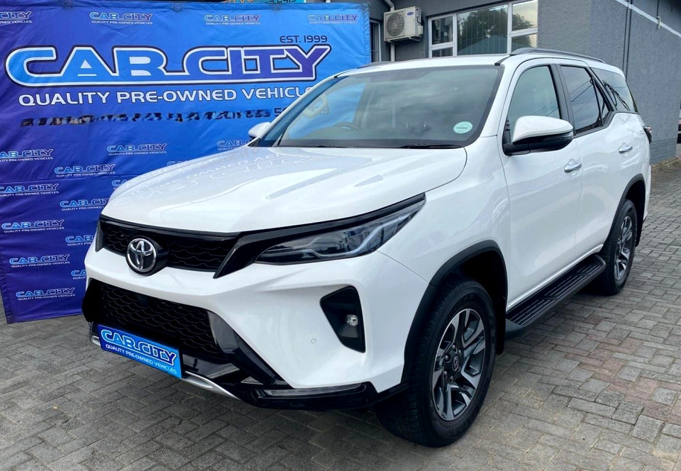 TOYOTA  FORTUNER 2.4GD-6 R/B A/T, image 1