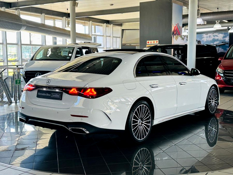 MERCEDES-BENZ E 200, image 2