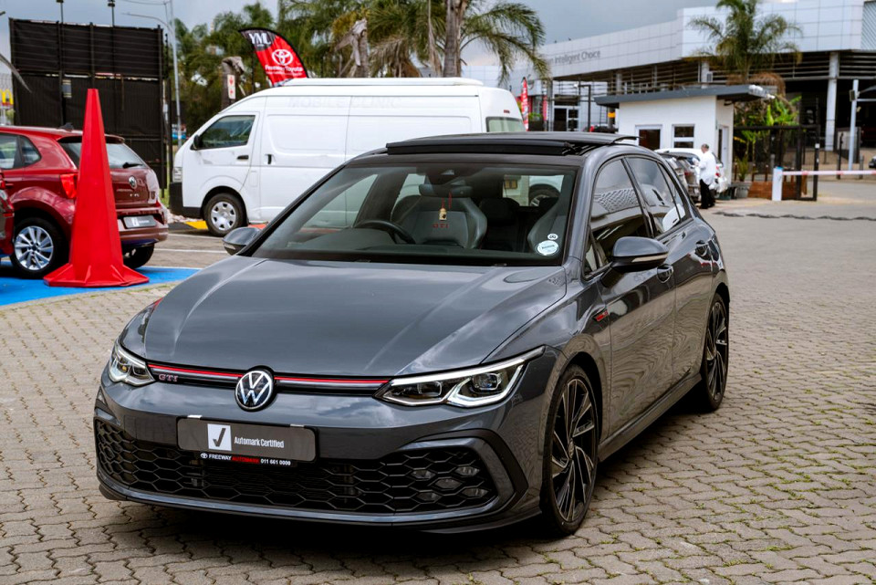 Volkswagen Golf 8 GTi  2.0 TSI DSG, image 2