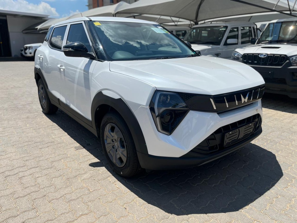MAHINDRA XUV3XO 1.2T MX2 A/T, image 1