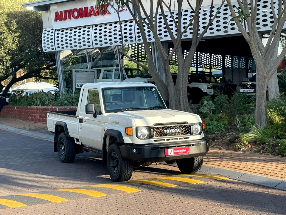 TOYOTA LAND CRUISER 79 2.8 GD-6 P/U S/C A/T, image 1
