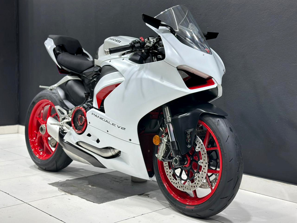 DUCATI V2, image 1