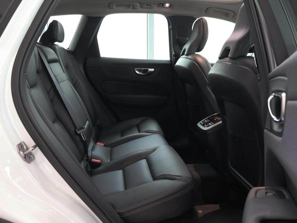 Volvo XC60 D5 AWD Inscription, image 2