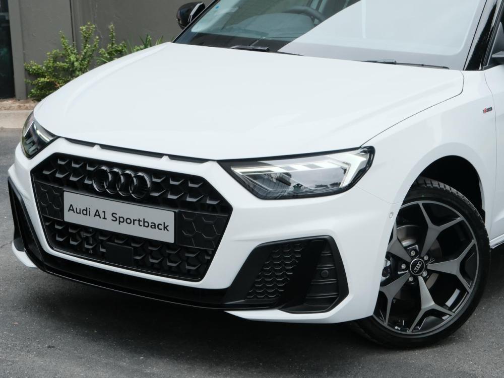 AUDI A1 SPORTBACK 30 TFSI BLACK EDITION S-TRONIC, image 2