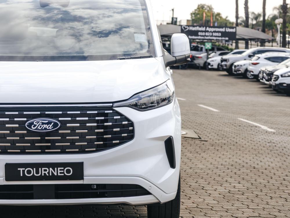 Ford Tourneo Custom Titanium X 2.0L Diesel 8AT 4x2 SWB Bus, image 2