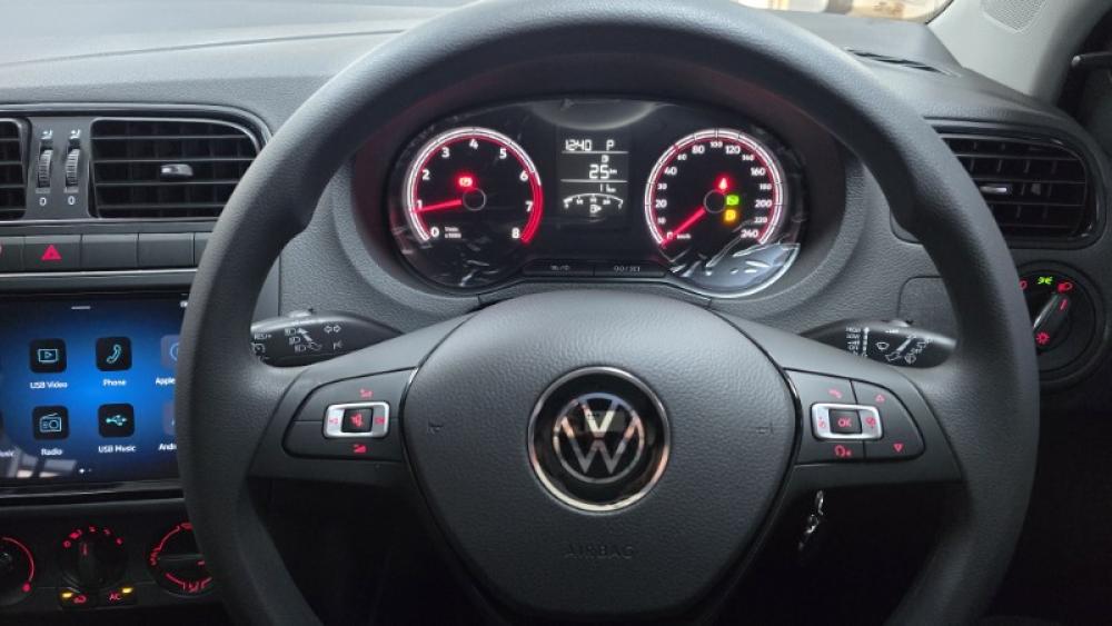 Volkswagen Polo Vivo 1.6 77kW Life Tiptronic, image 2