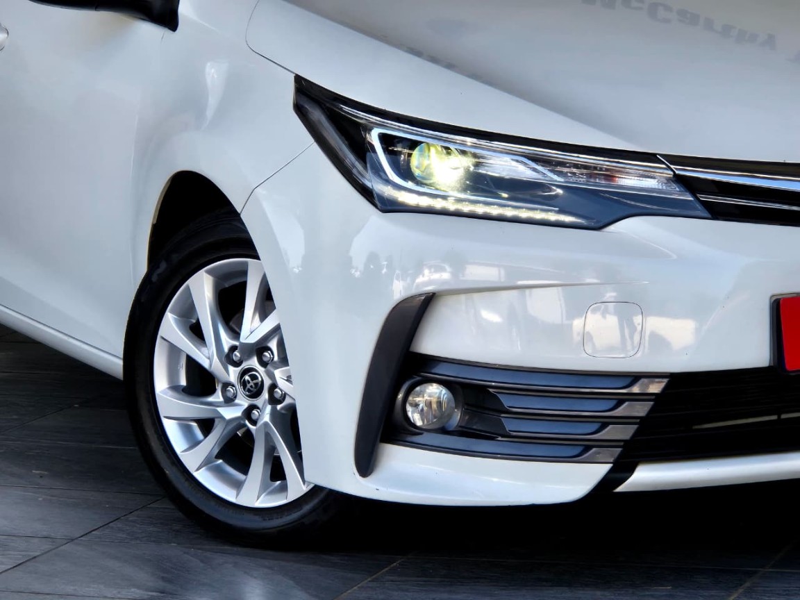 Toyota Corolla 1.8 Exclusive CVT, image 2