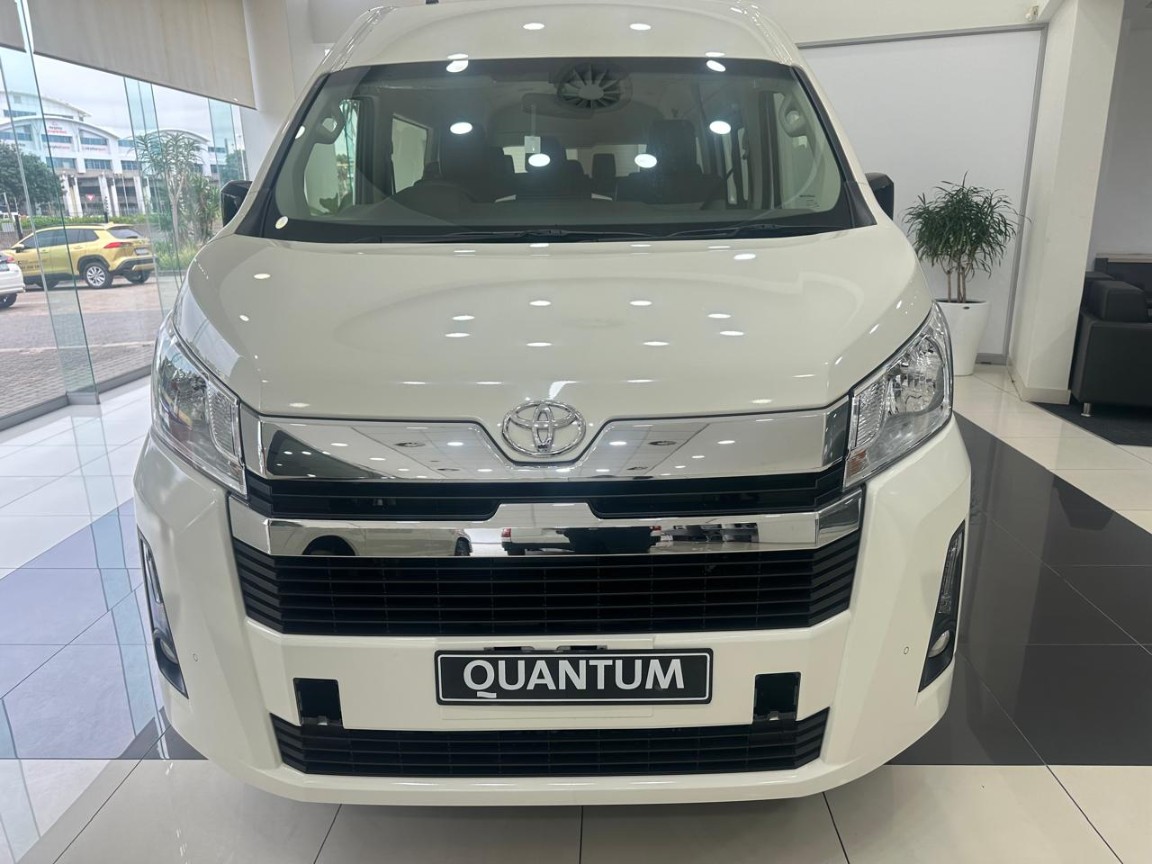 TOYOTA QUANTUM 2.8 GL 14 SEAT, image 2