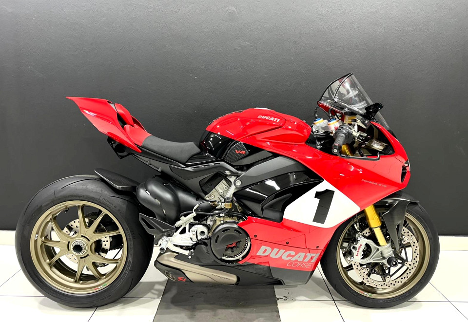 DUCATI V4S 25th Anniversario 916 No. 423/500, image 2