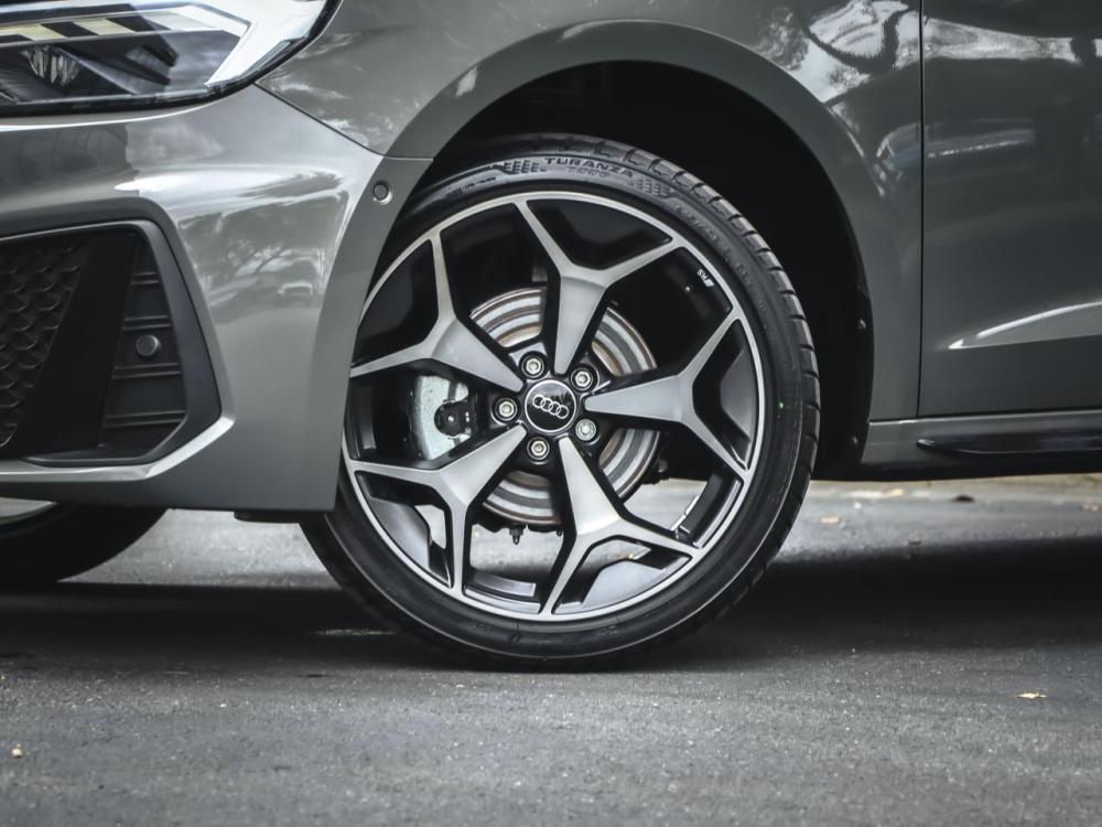 AUDI A1 SPORTBACK 30 TFSI BLACK EDITION S-TRONIC, image 2