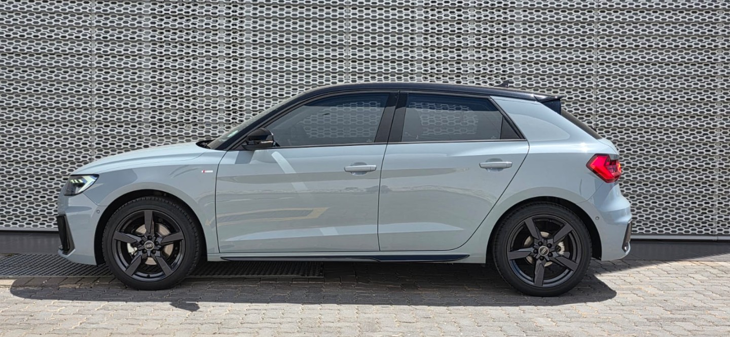 AUDI A1 SPORTBACK 30 TFSI BLACK EDITION S-TRONIC, image 2