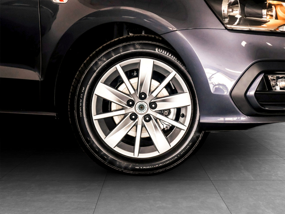 VOLKSWAGEN POLO VIVO 1.4 (5DR), image 2