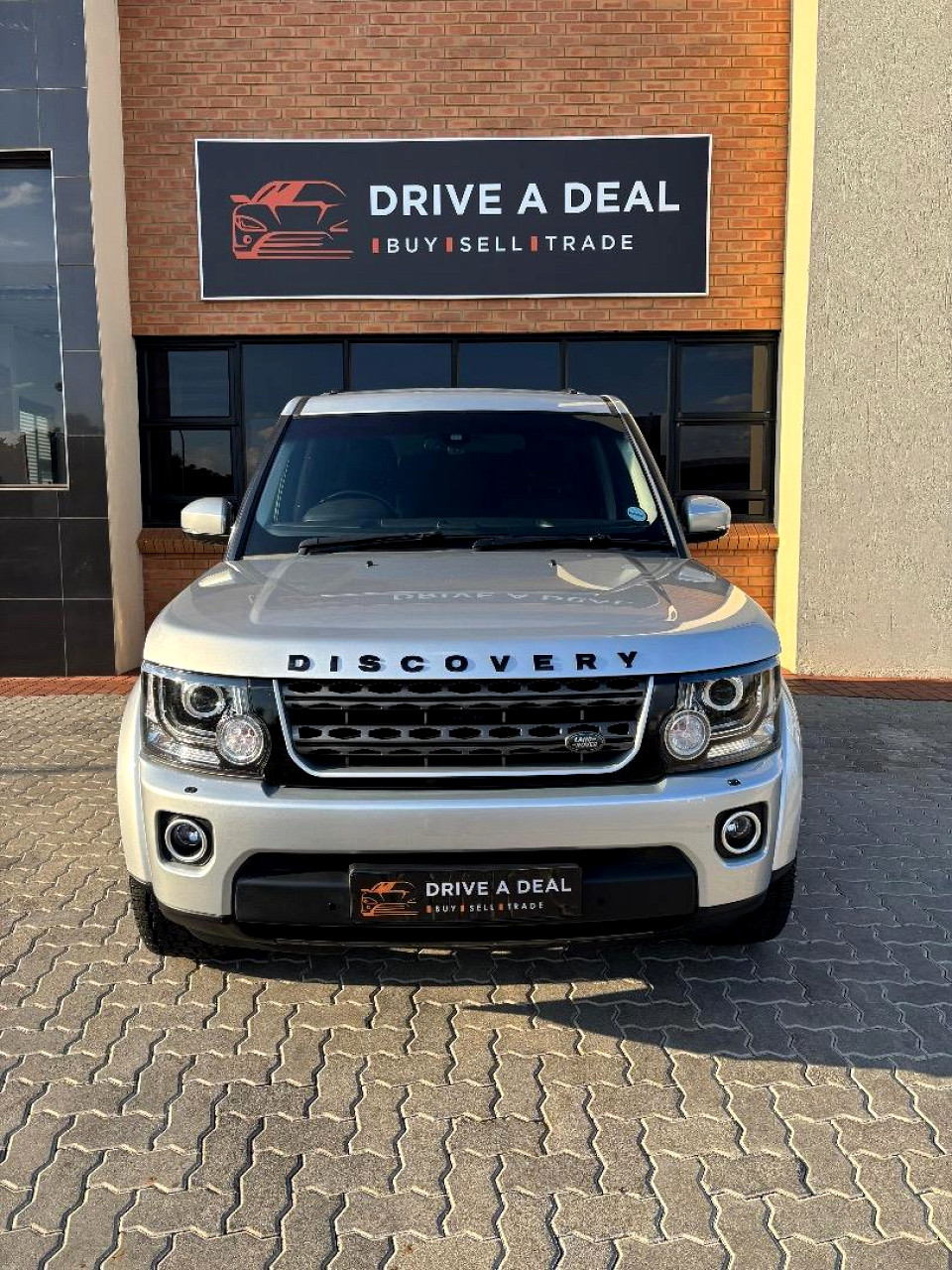 LAND ROVER DISCOVERY 4 3.0 TD/SD V6 SE, image 2