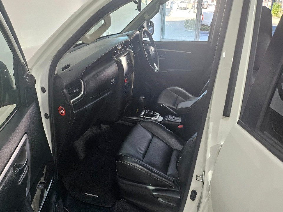 Toyota Fortuner 2.4GD-6 R/B A/T, image 2