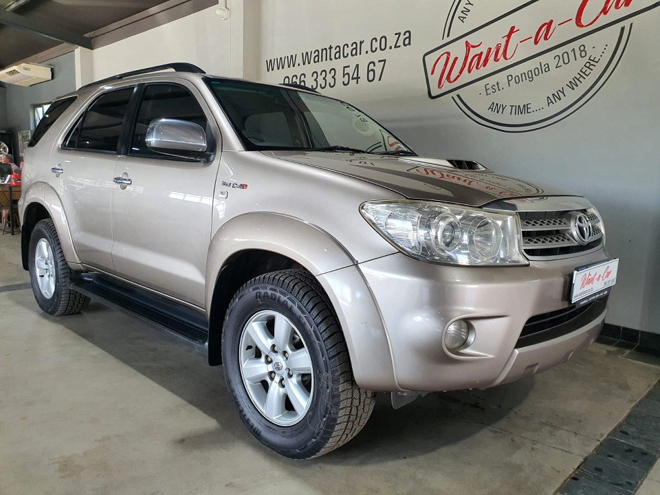 TOYOTA FORTUNER 3.0D-4D R/B, image 1