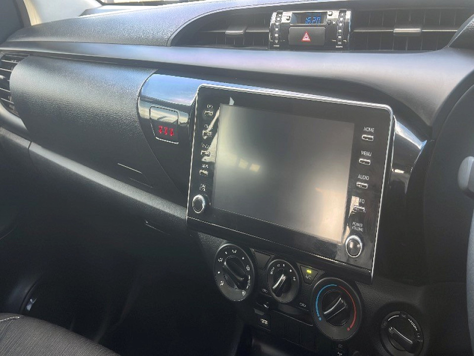 TOYOTA HILUX 2.4 GD-6 RAIDER 4X4 A/T P/U D/C, image 2