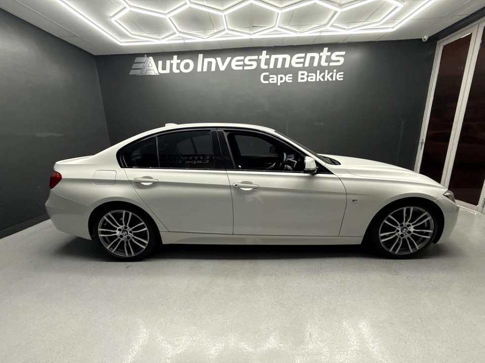 BMW 320i M Sport, image 2