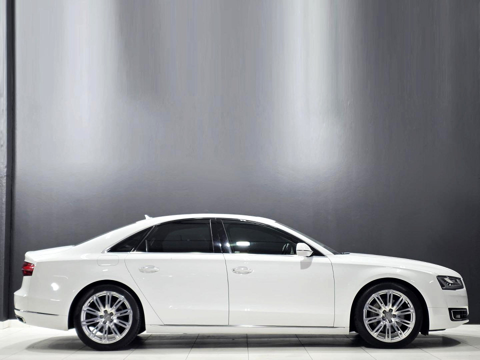 Audi A8 3.0 TDI quattro Tiptronic, image 2