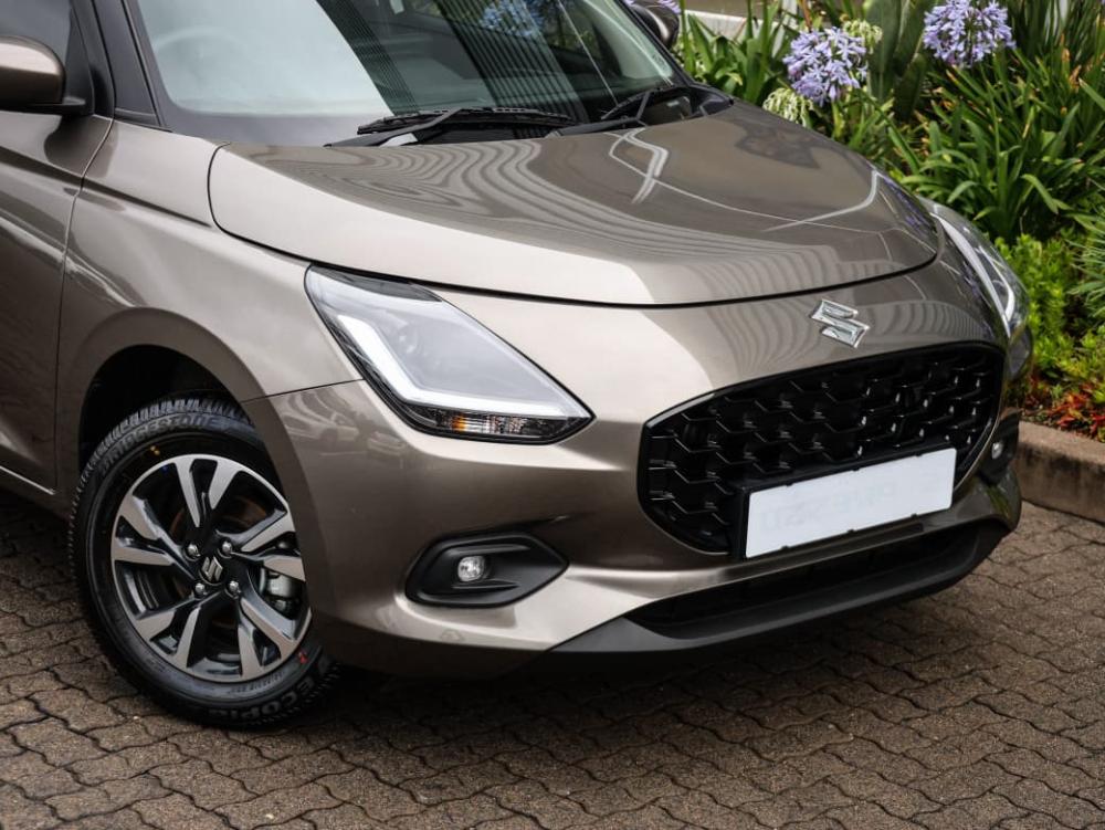 Suzuki Swift 1.2 GLX CVT, image 2