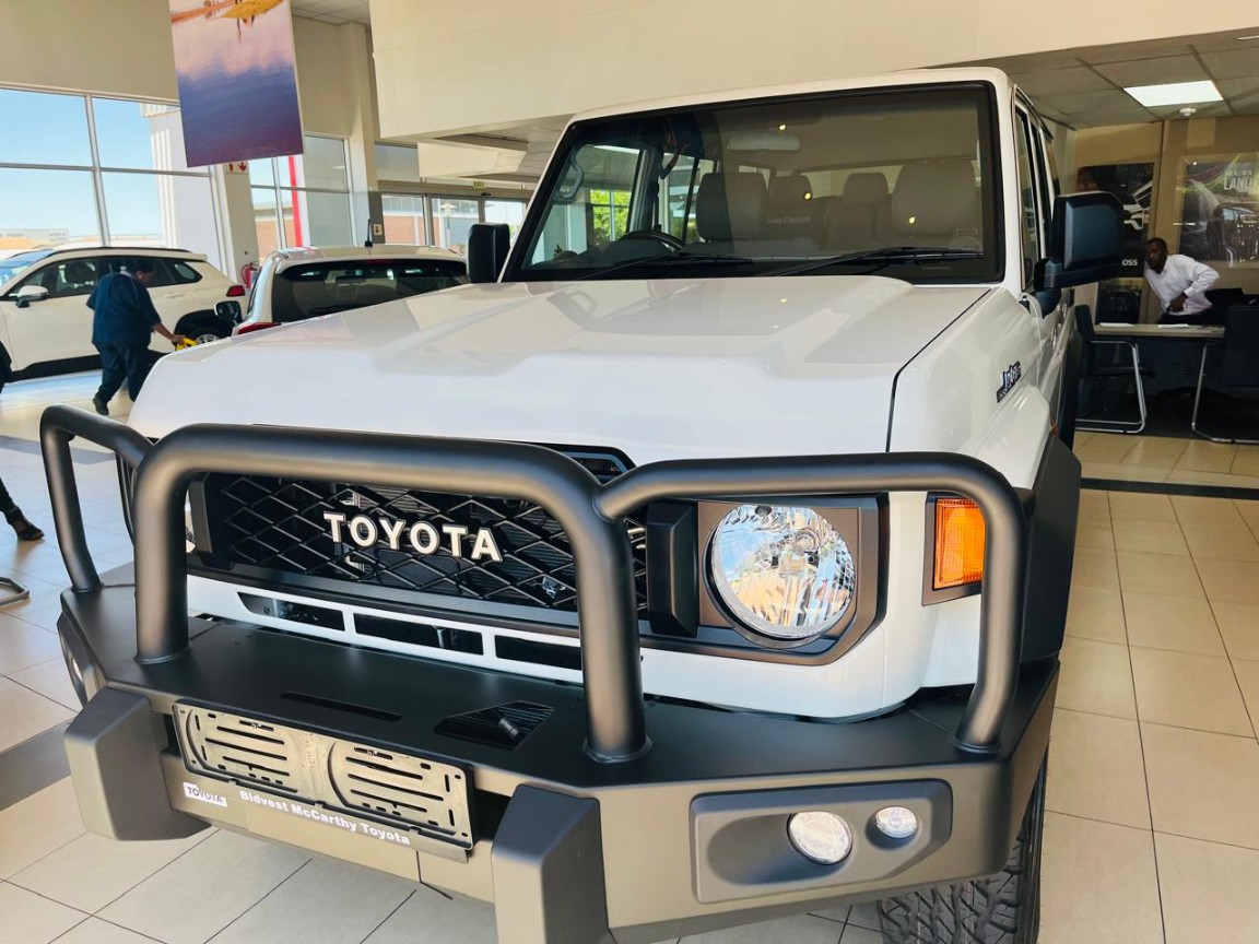 TOYOTA LANDCRUISER 76 2.8 GD-6 VX S/W A/T, image 1
