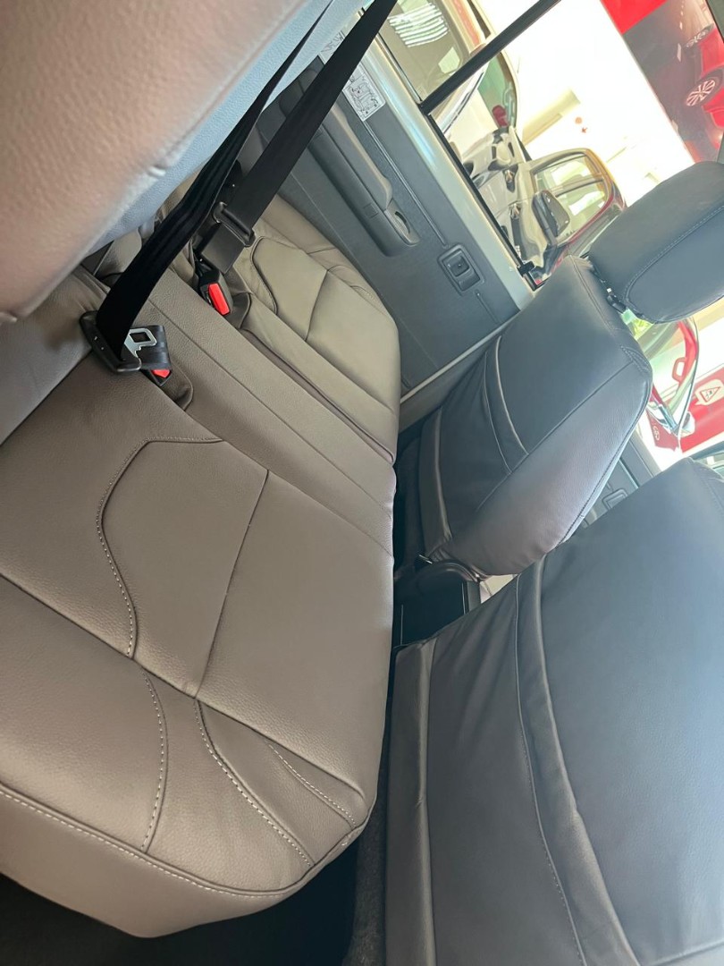 TOYOTA LANDCRUISER 76 2.8 GD-6 VX S/W A/T, image 2