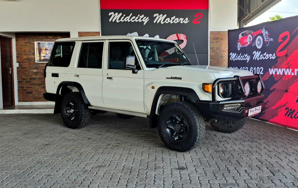 TOYOTA LANDCRUISER 76 2.8 GD-6 S/W A/T, image 1