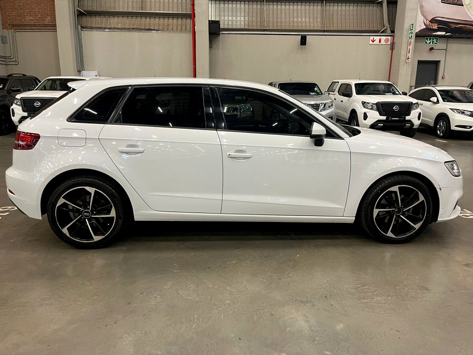 AUDI A3 SPORTBACK 1.0 TFSI STRONIC (30 TFSI), image 2