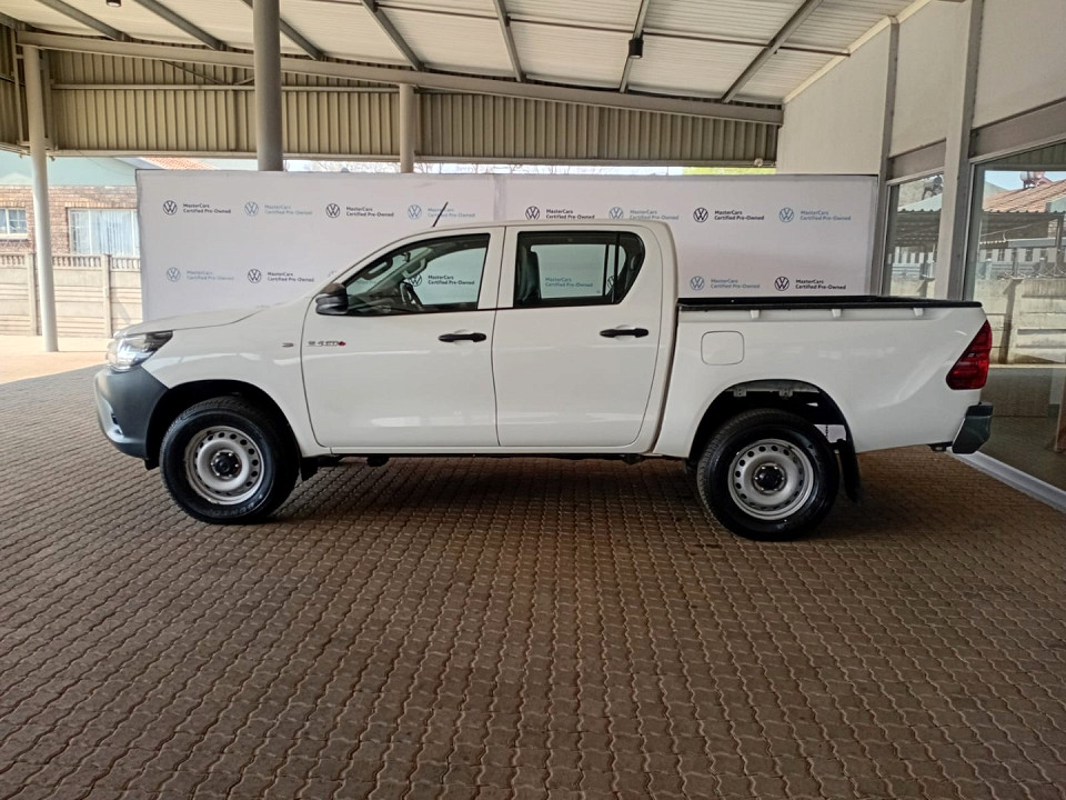 Toyota Hilux Double Cab 2.4GD6 4X4 SR MT, image 2