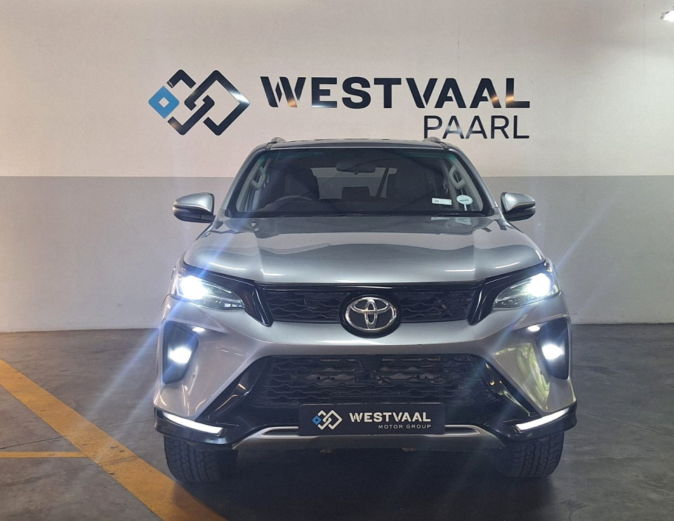 TOYOTA FORTUNER 2.4GD-6 4X4 A/T, image 2