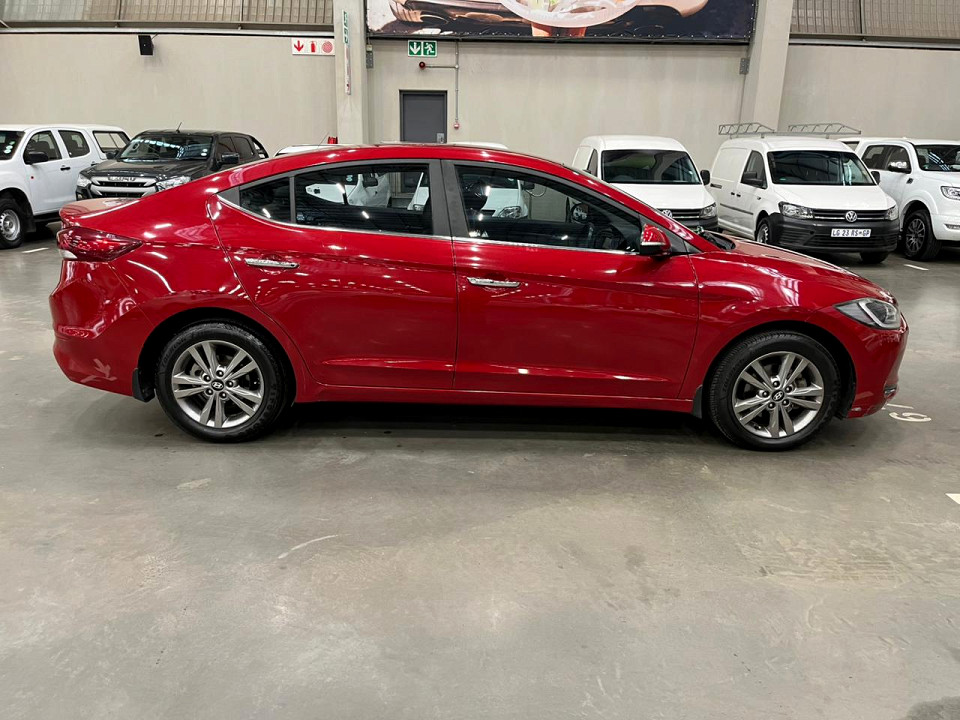 Hyundai Elantra 1.6 Executive auto, image 2