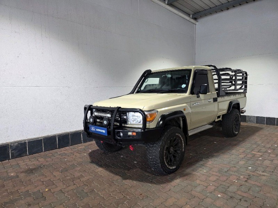 Toyota Land Cruiser 79 4.0 V6, image 1