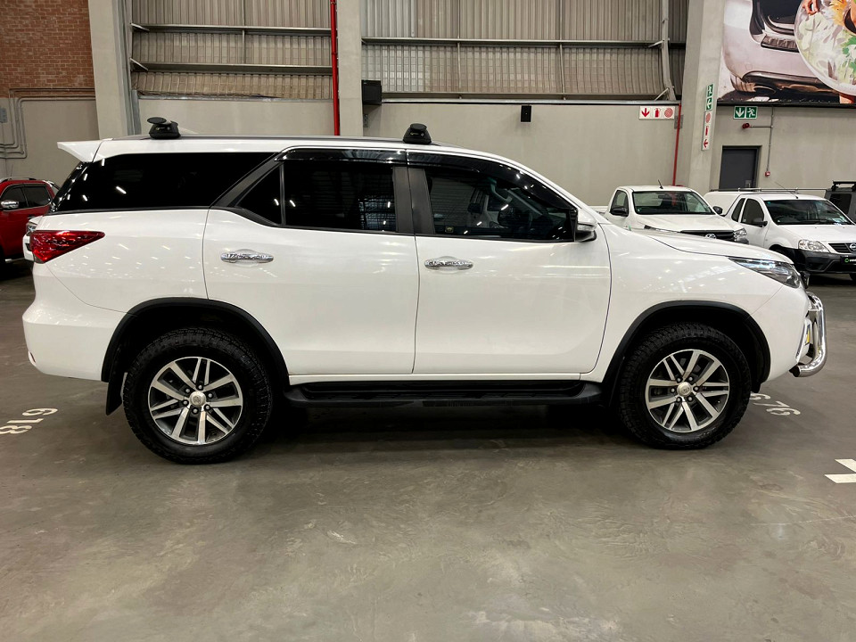 TOYOTA FORTUNER 2.8GD-6 4X4 A/T, image 2