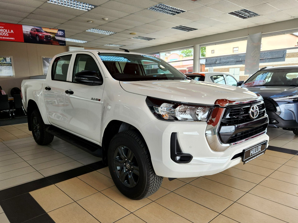 Toyota Hilux Double Cab 2.4GD6 RB Raider MT, image 1