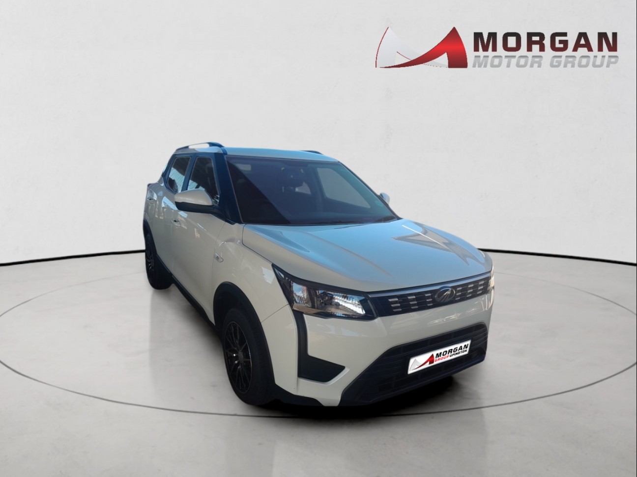 MAHINDRA XUV300 1.2T (W6), image 1