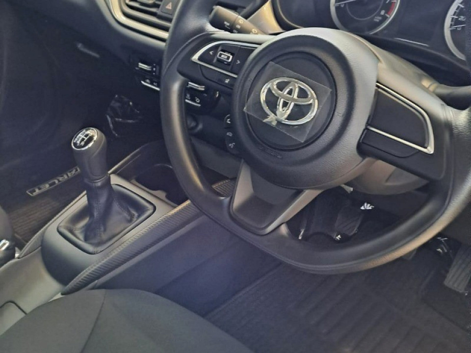 TOYOTA STARLET 1.5 Xi, image 2