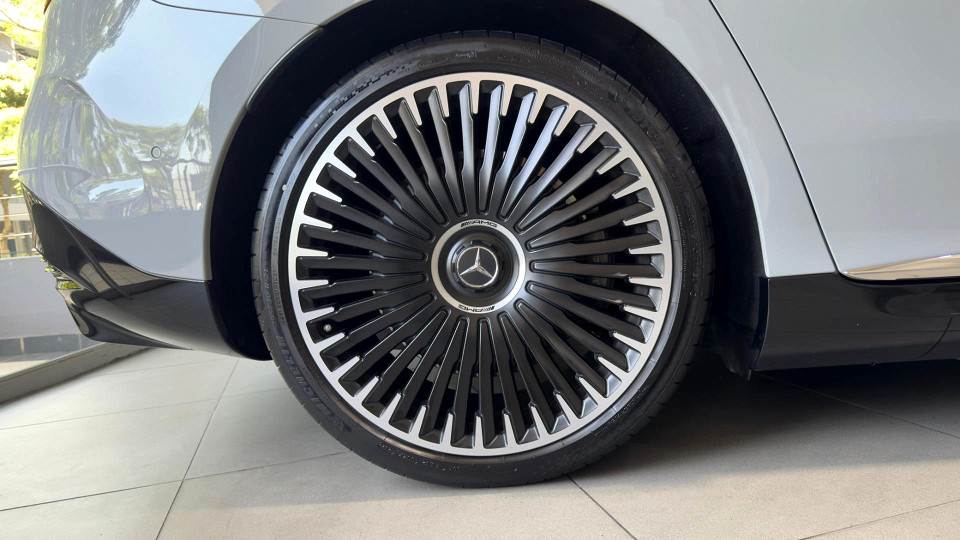 MERCEDES-BENZ AMG EQE 43, image 2