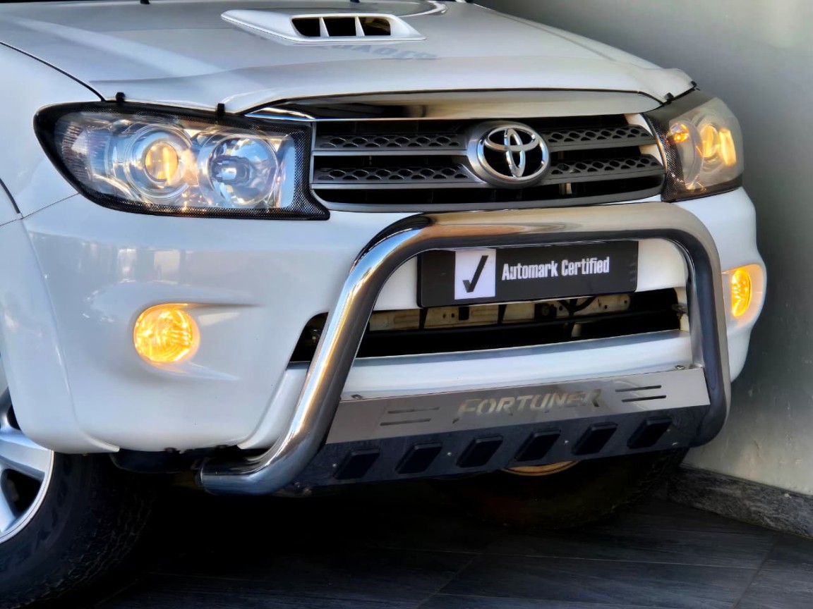TOYOTA FORTUNER 3.0D-4D R/B A/T, image 2
