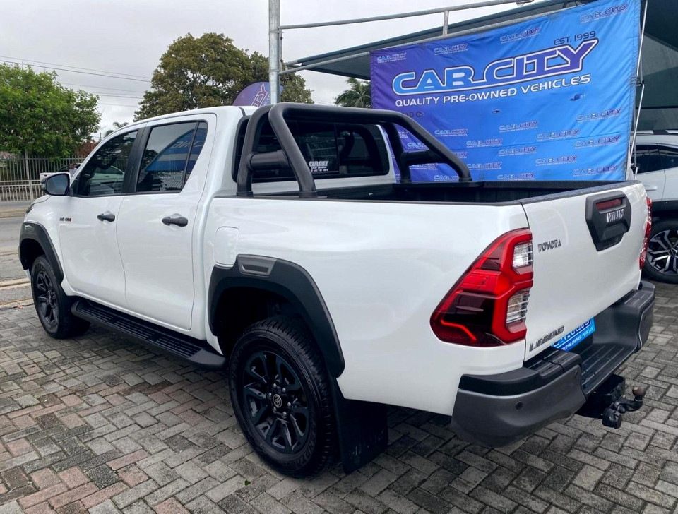 TOYOTA HILUX 2.8 GD-6 RB LEGEND A/T P/U D/C, image 2