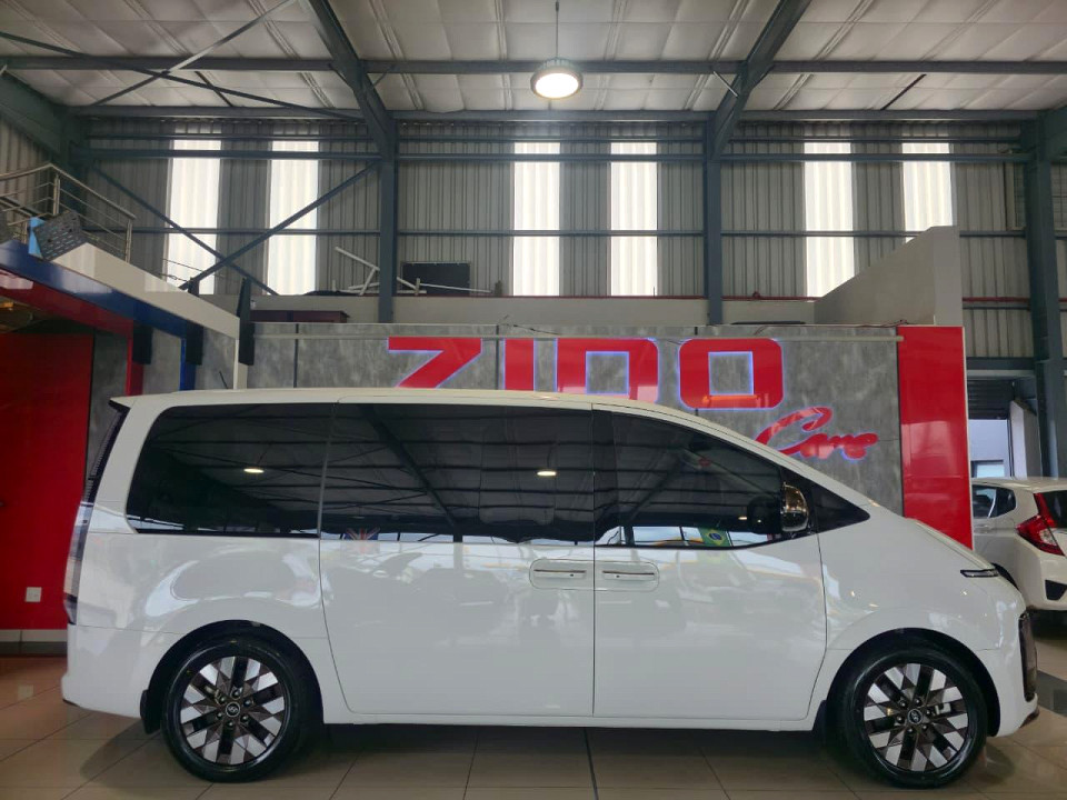 HYUNDAI STARIA 2.2D LUXURY A/T, image 2