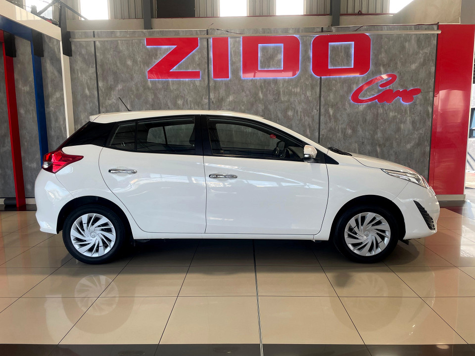 TOYOTA YARIS 1.5 Xs 5Dr, image 2