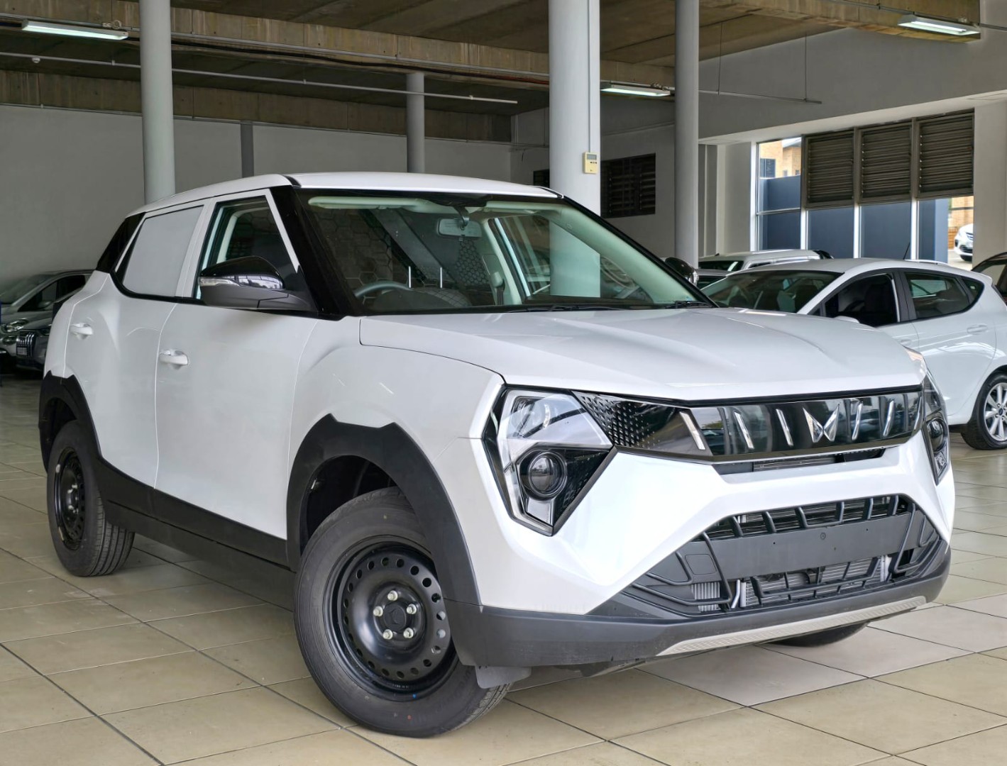 MAHINDRA XUV3XO 1.2T MX1 F/C P/V, image 1