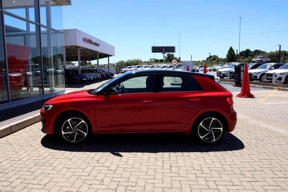 AUDI A1 SPORTBACK 30 TFSI BLACK EDITION S-TRONIC, image 1